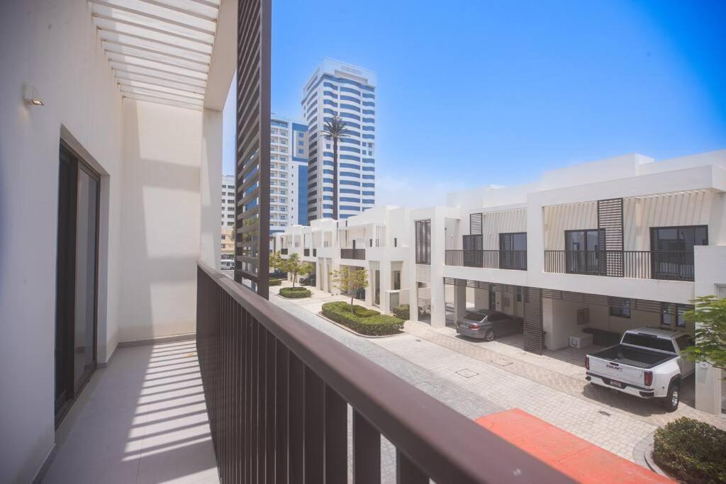 Luxury 3 Bdr Villa By The Sea 54 Fujairah Exterior foto